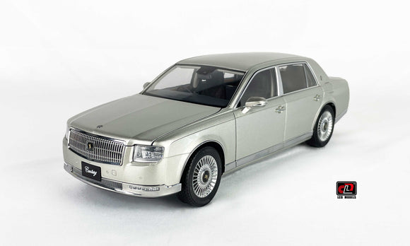 1:18 Toyota Century G60 -- Silver -- LCD Models