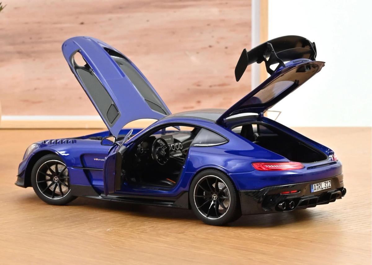1:18 Mercedes-AMG GT Black Series 2021 -- Blue Metallic -- Norev