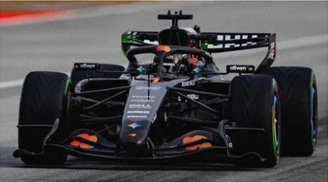 Pre-Order) 1:43 2026 Lando Norris -- Barcelona Test -- #1 McLaren MCL