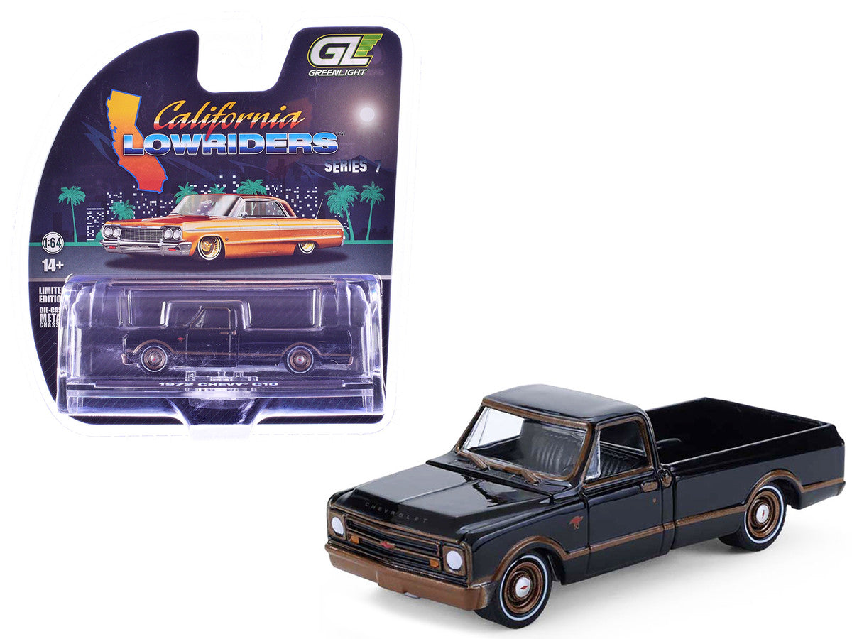 1:64 1972 Chevrolet C10 Pickup - Black -- Greenlight: California Lowri