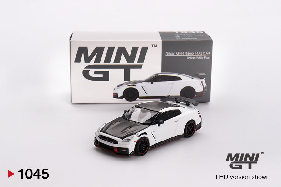 1:64 Nissan R35 GT-R Nismo 2024 -- Brilliant White Pearl -- Mini GT MG