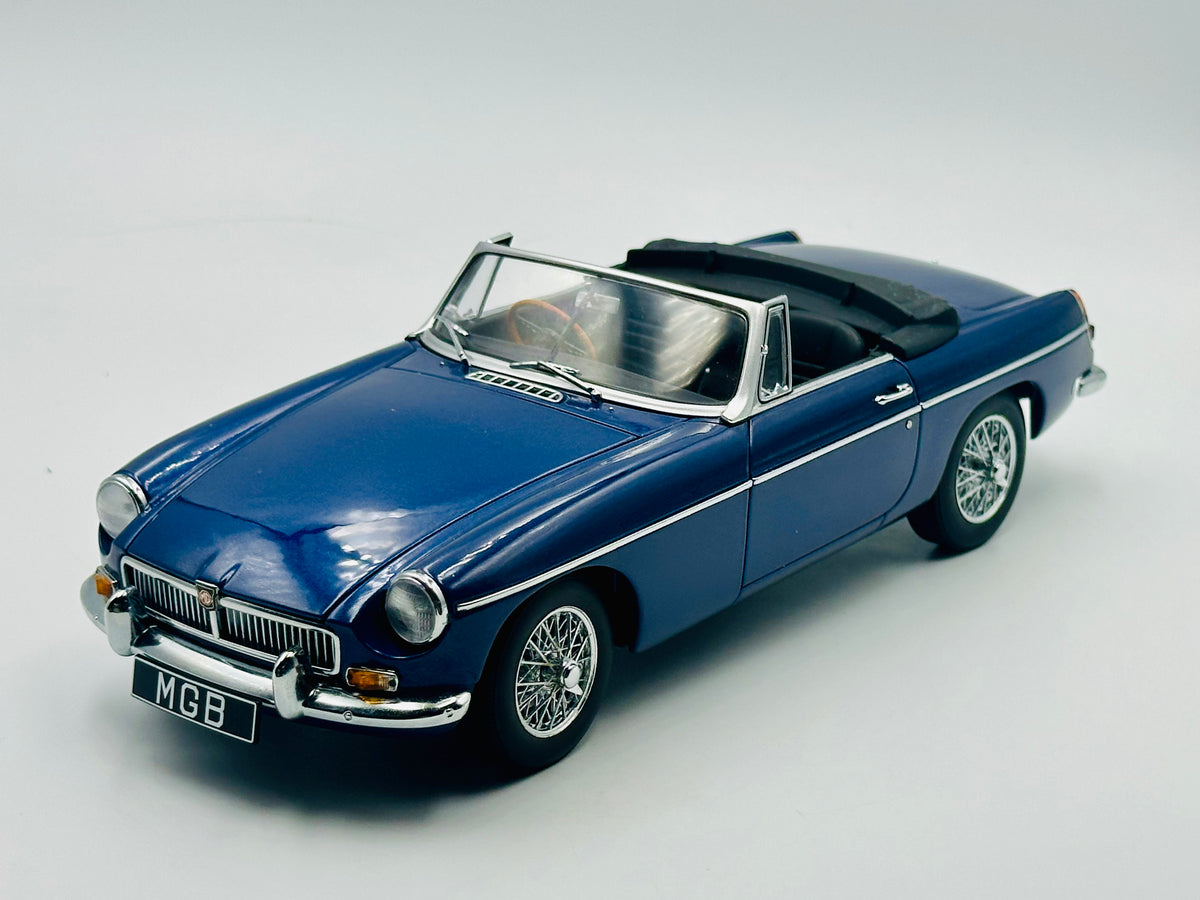1 18 MG B Roadster Pageant Blue AUTOart Millenium 76611 1-18-mg-b-roadster-pageant-blue-autoart-millenium-76611