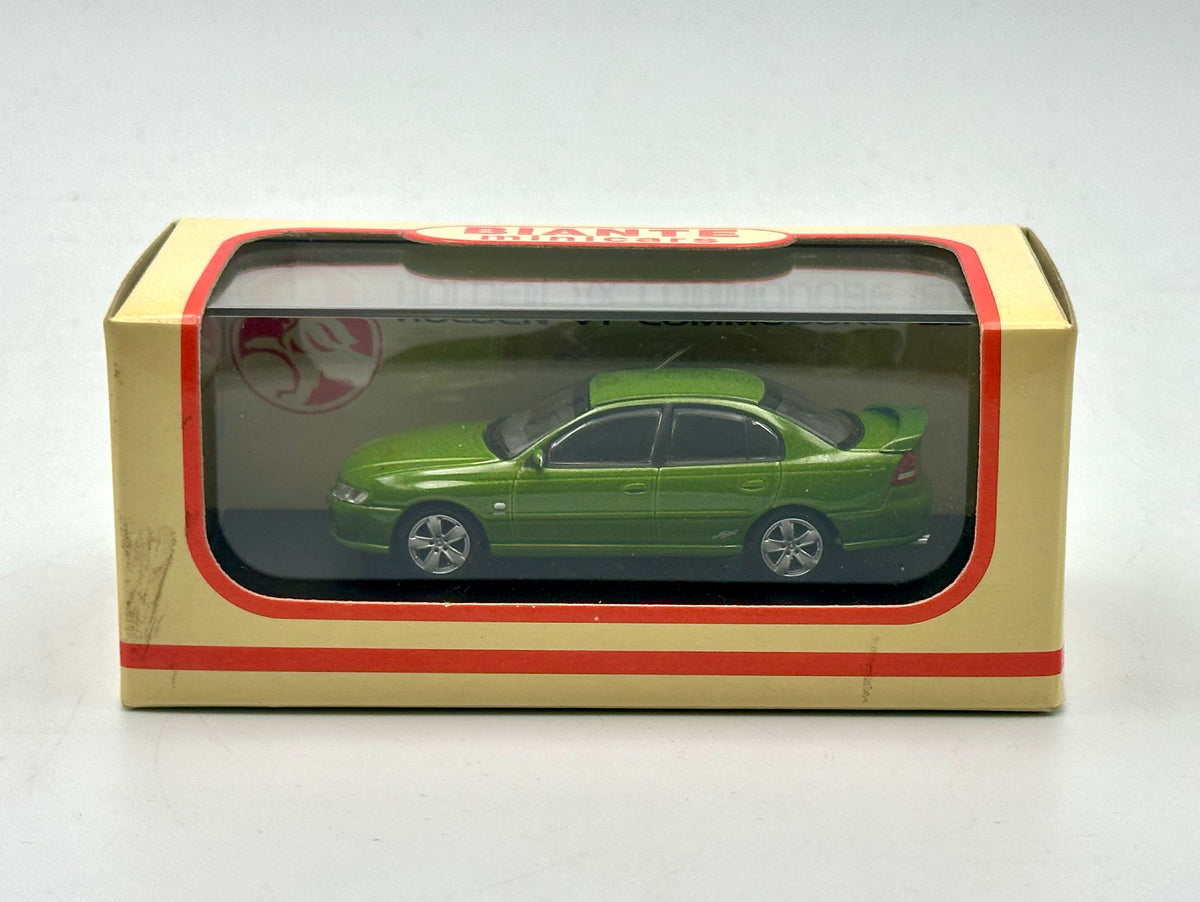 CLASSIC CARLECTABLES 1/18 Scale 18088 - Holden Hothouse VY SS Ute Green