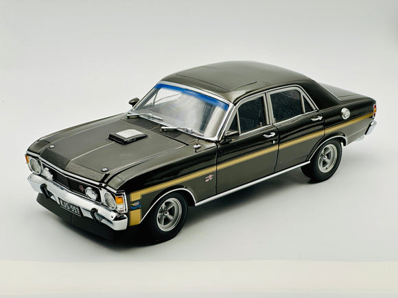 1:18 Ford XW Falcon Bill Bourke Special -- Onyx Black w/Gold Stripes -- Classic