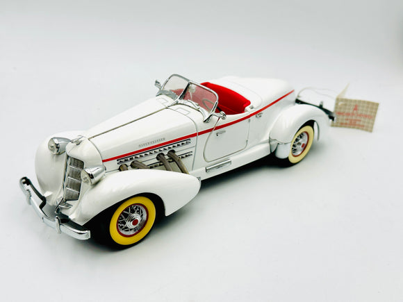 1:24 1935 Auburn 851 Boat Tail Roadster -- White -- Franklin Mint