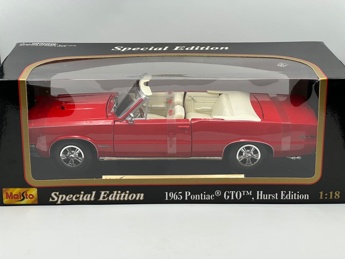 1:18 1965 Pontiac GTO Convertible Hurst Edition -- Red -- Maisto