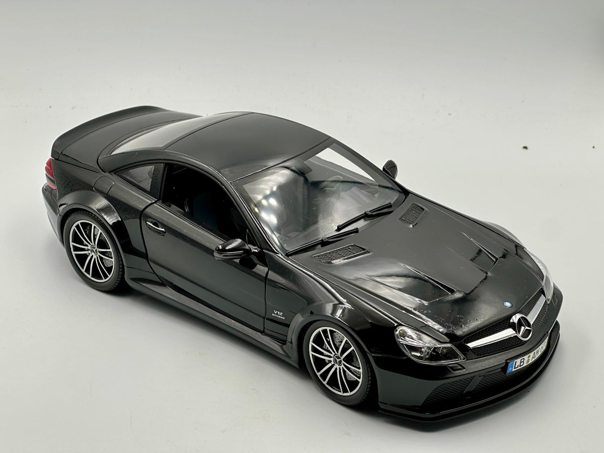1:18 Mercedes-Benz SL 65 AMG Black Series -- Black -- Minichamps Deale