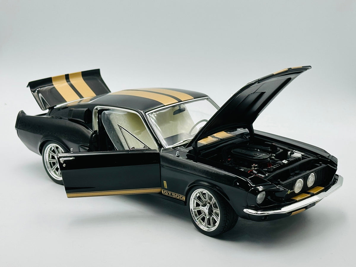 ACME 1/18 1967 シェルビー GT500 ストリートファイター 1:18 1967 Shelby GT500 - Street Fighter -- Black w/Gold Stripes -- ACM
