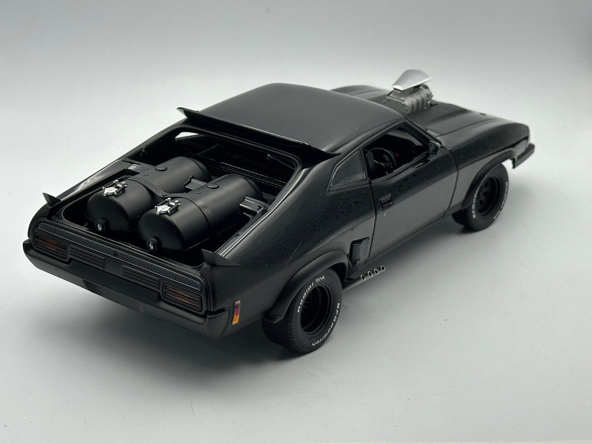 AUTO art　MADMAX2　インターセプター　1/18 1:18 Mad Max 2: Road Warrior - Ford XB Falcon Black