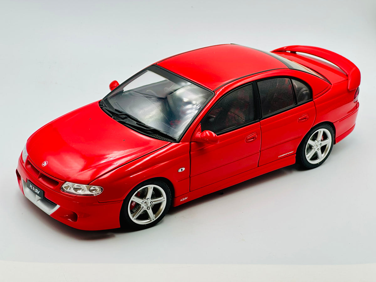 Autoart Holden HSV Commodore VT2 Clubsport R8 - Sting Red 1/18 Autoart Holden HSV Commodore VT2 Clubsport R8 - Sting Red 1/18
