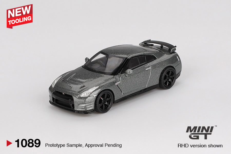1:64 Nissan GT-R 2013 (NISMO R35 CRS) -- Dark Metal Grey -- Mini GT MG