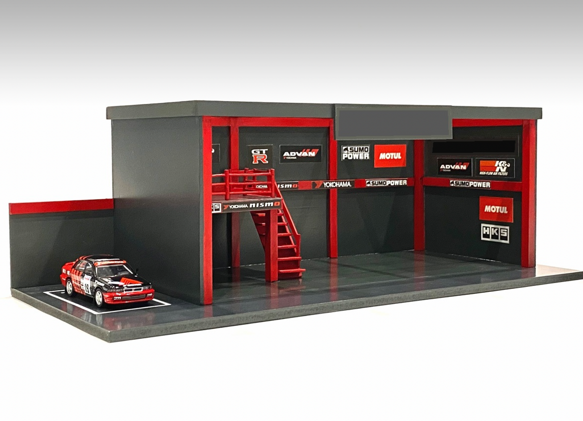 1:64 Garage Diorama w/ADVAN Yokohama NISMO Stickers -- American Dioram