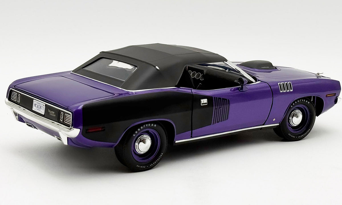 Pre-Order) 1:18 1971 Plymouth HEMI Cuda Convertible - MCACN -- Plum C