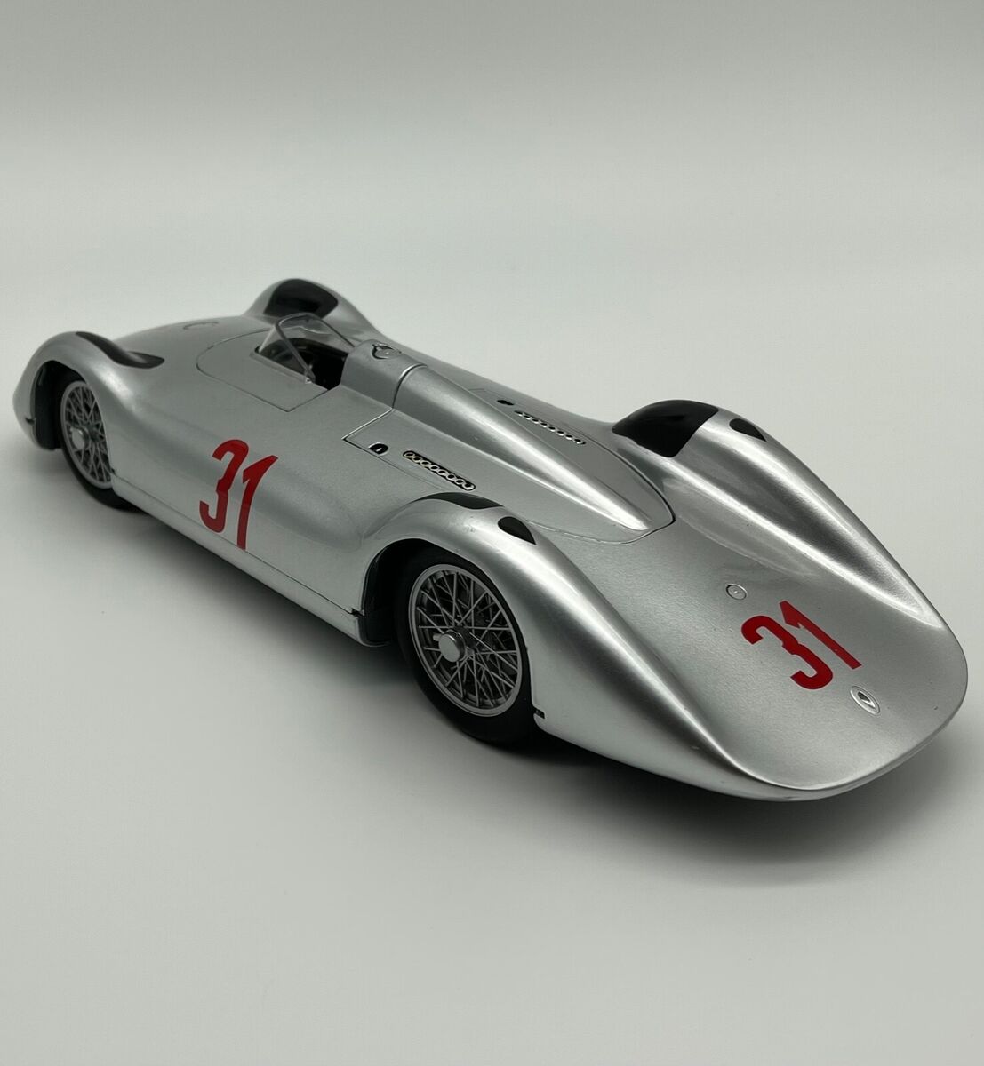 1:18 Auto Union Type C Stromlinie Racing Car -- #31 Silver -- Revell A