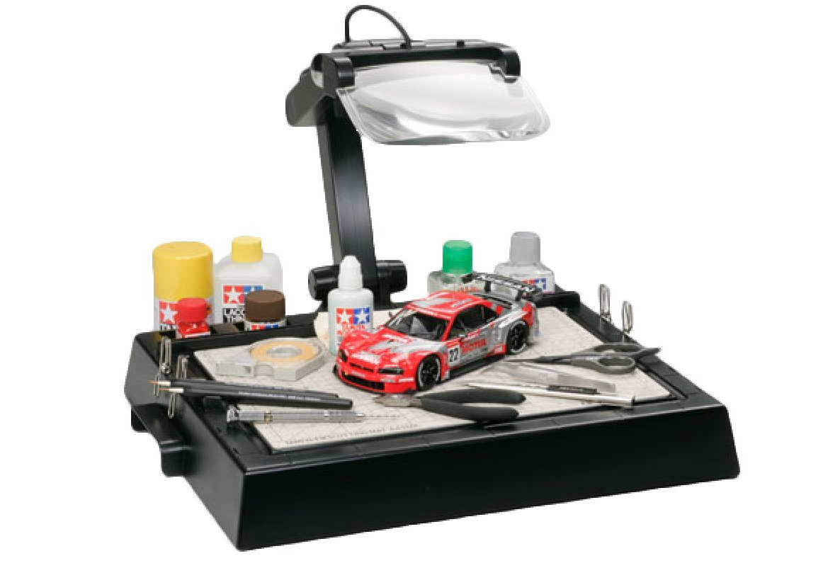 Support De Travail Tamiya 74064 Avec Loupe – Neuf