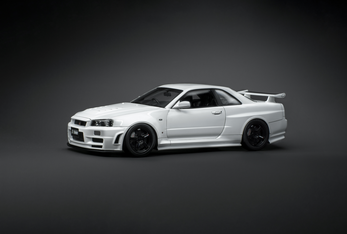 Pre-Order) 1:12 Nissan R34 Skyline GT-R NISMO Z-Tune -- White -- Pop