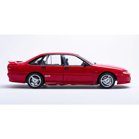 (Pre-Order) 1:18 Holden HSV VS GTS -- Diablo Red -- Biante