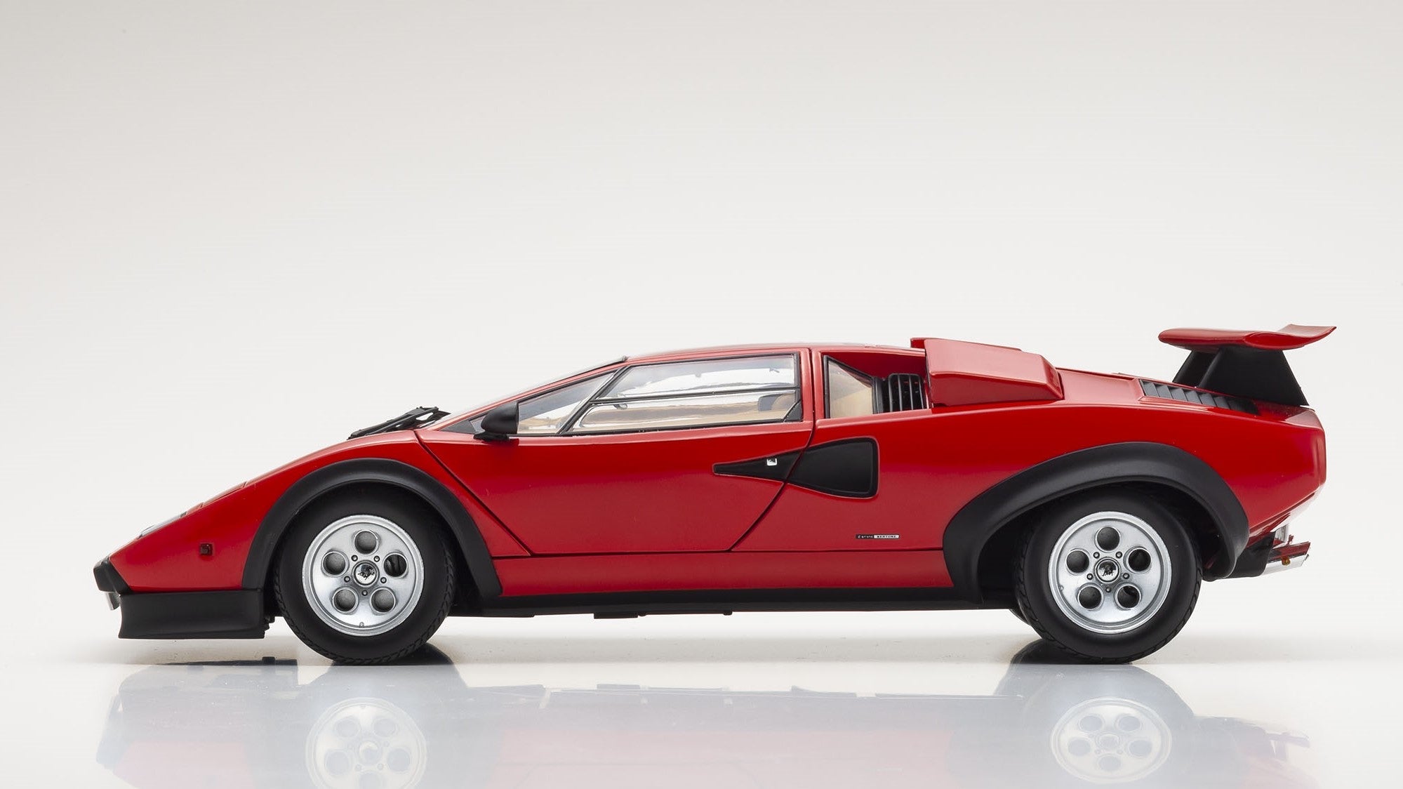 1:18 Lamborghini Countach LP500S Walter Wolf -- Red -- Kyosho