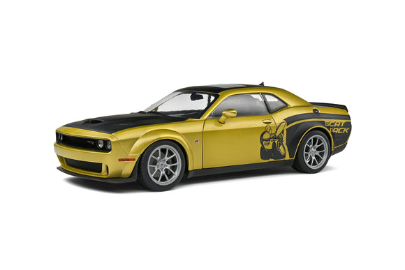 1:18 2020 Dodge Challenger R/T Scat Pack Widebody -- Goldrush -- Solido