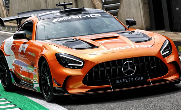 (Pre-Order) 1:18 2025 Formula 1 Safety Car -- British GP -- Mercedes-AMG GT Black Series -- Minichamps F1