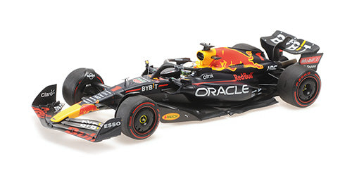 1:18 2022 Max Verstappen - Hungarian GP Winner -- Red Bull RB18 -- Minichamps F1