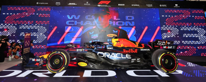 (Pre-Order) 1:18 2023 Max Verstappen -- World Championship Winner -- Red Bull Racing RB18 -- Minichamps F1
