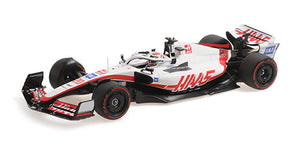 1:18 2022 Kevin Magnussen -- Bahrain GP -- HAAS F1 Team VF-22 -- Minichamps F1