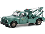 1:18 1967 Chevrolet C-30 Dually Wrecker Tow Truck -- Holley Speed Shop --  Greenlight