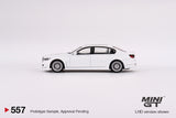 1:64 BMW Alpina B7 xDrive -- Alpine White -- Mini GT