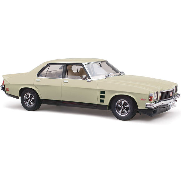 (Pre-Order) 1:18 Holden HJ Monaro GTS Sedan -- Chamois -- Classic Carlectables