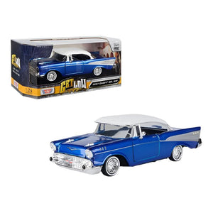 1:24 1957 Chevrolet Bel Air Lowrider -- Candy Blue / White -- MotorMax Get Low