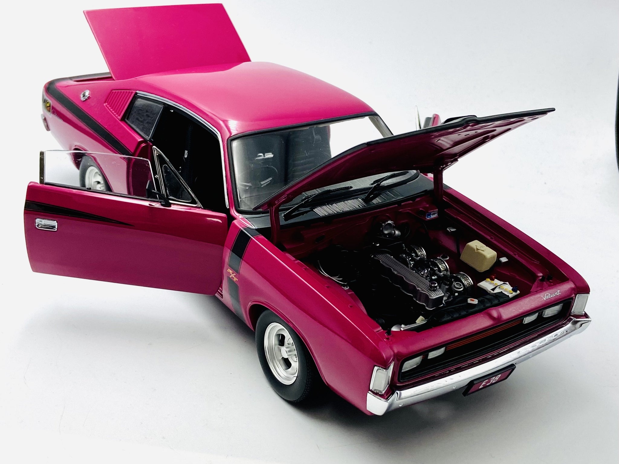 1:18 Valiant Charger E38 R/T 'Big Tank' -- Magenta (Purple) -- Classic