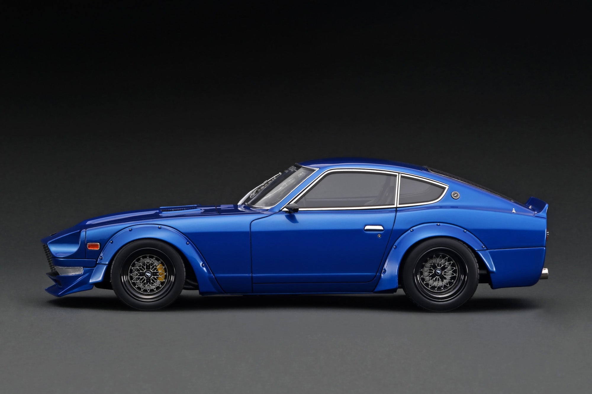 1:18 Nissan Fairlady Z (S30) Star Road -- Blue Metallic -- Ignition Mo