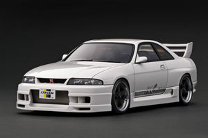 1:18 Nissan Skyline GT-R (BCNR33) GReddy -- Pearl White -- Ignition Model IG3129