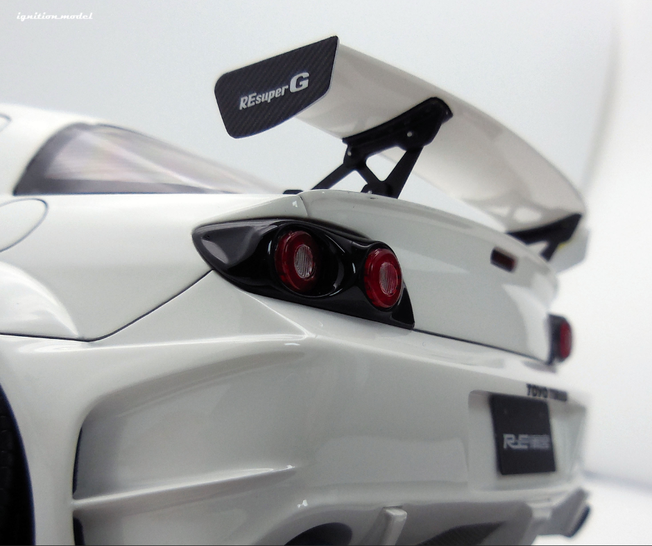ignition model RE雨宮 RX-8 1/18 ホワイト Ignition Model 1/18 Mazda RX-8 (SE3P) RE Amemiya White Finished