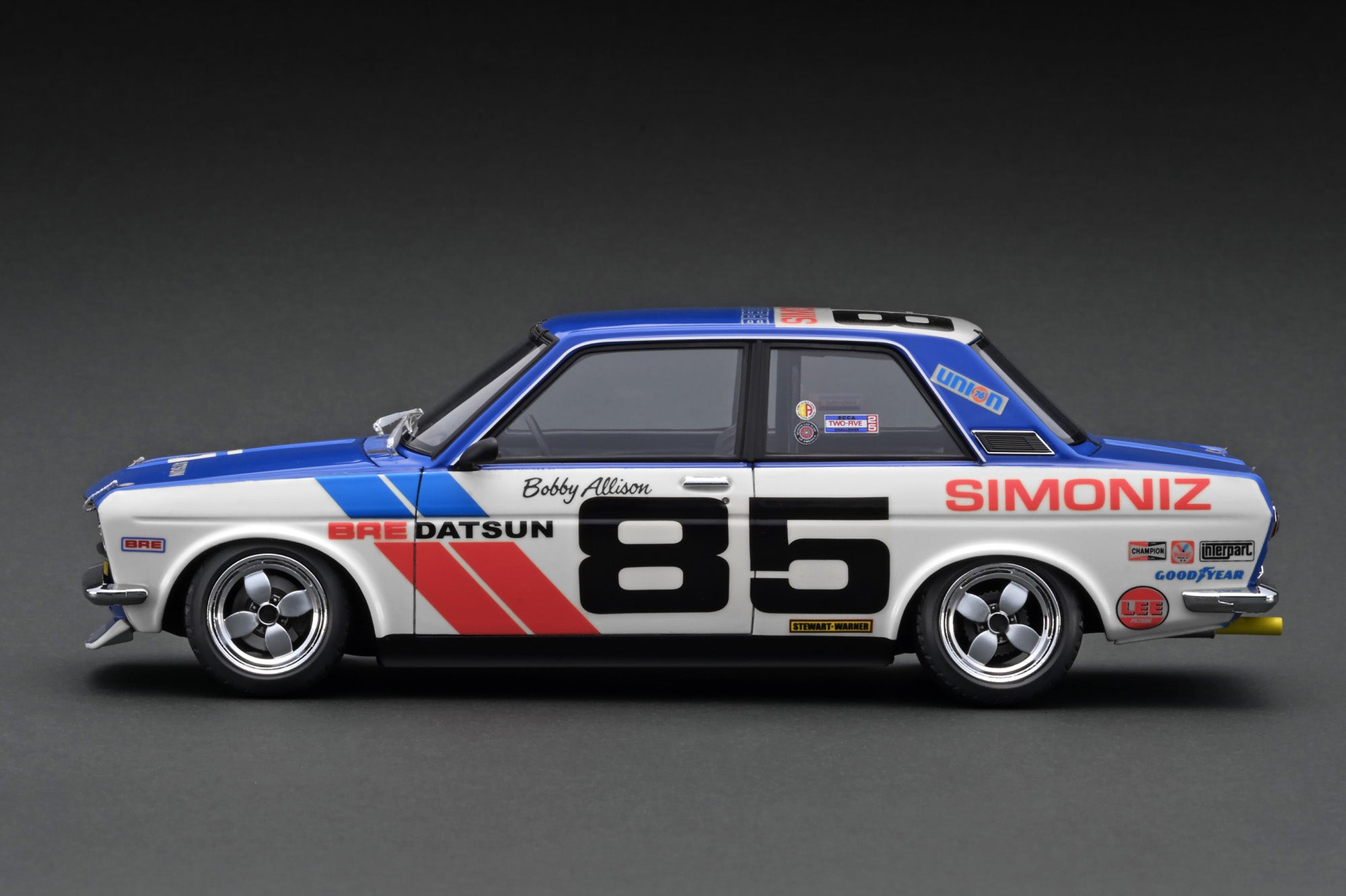 1:18 Datsun Bluebird (510) -- BRE #85 White/Blue -- Ignition Model IG3