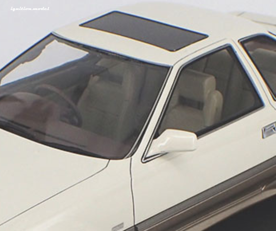 1:18 Toyota Soarer (Z20) 3.0GT-Limited -- White/Gold -- Ignition Model