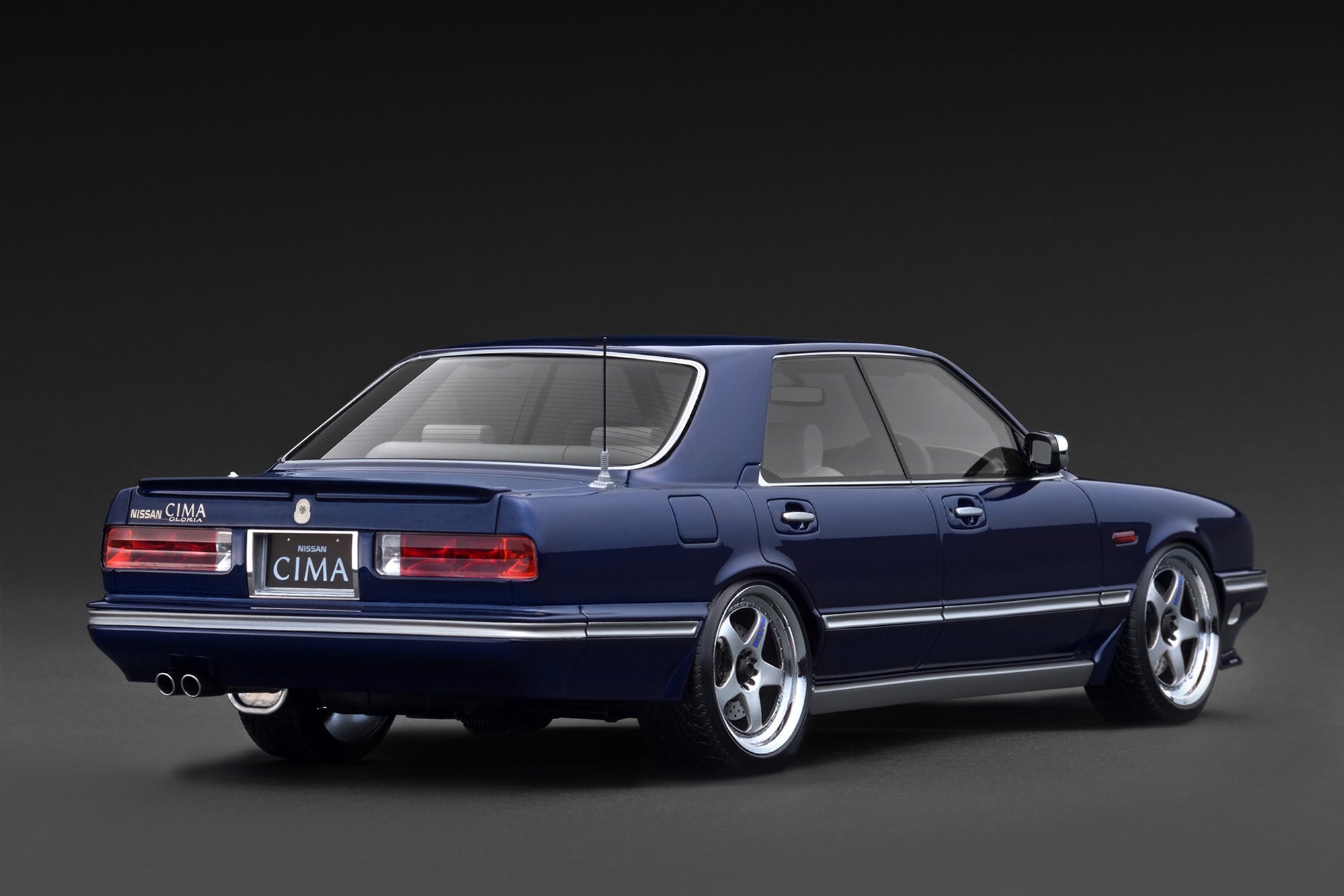 1:18 Nissan Gloria Cima (Y31) -- Dark Blue -- Ignition Model IG3901