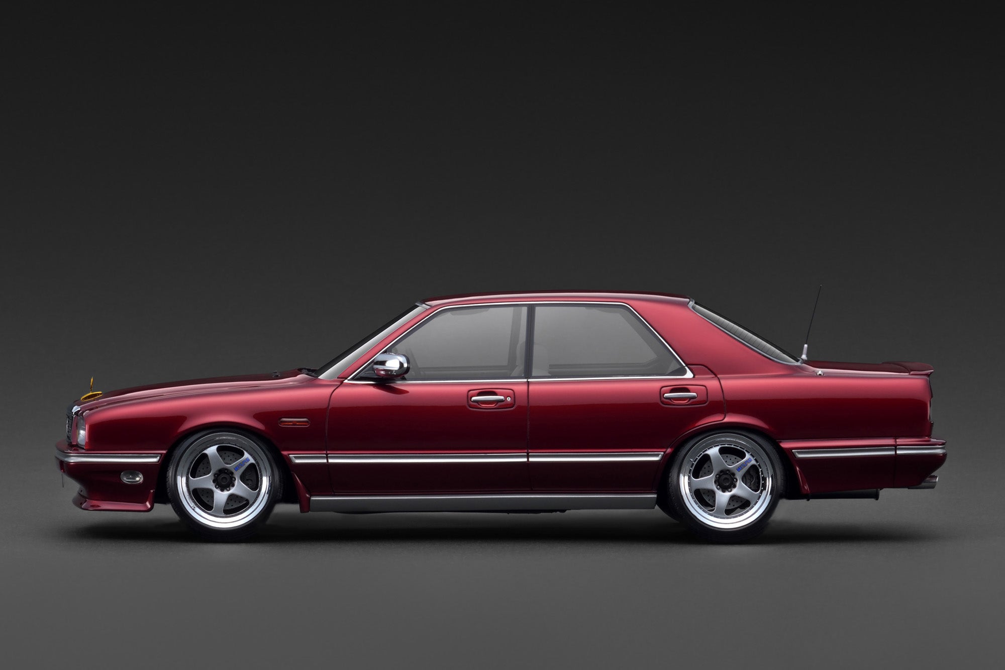 1:18 Nissan Gloria Cima (Y31) -- Wine Red -- Ignition Model IG3905