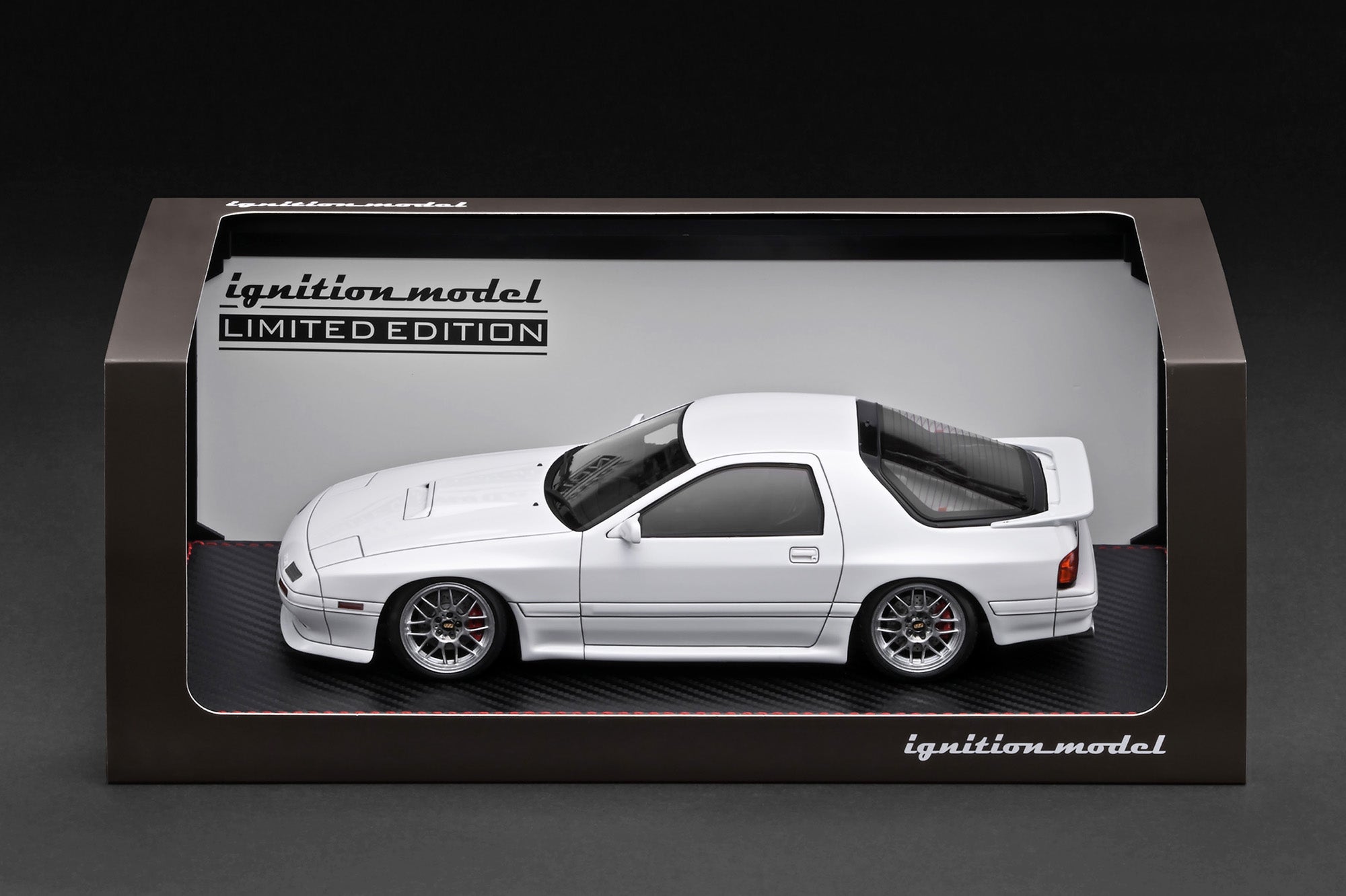 Pre-Order) 1:18 Mazda Savanna RX-7 Infini (FC3S) w/13B Engine -- Whit