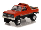 1:64 1984 Chevrolet K-10 Scottsdale 4x4 -- Sno Chaser -- Greenlight