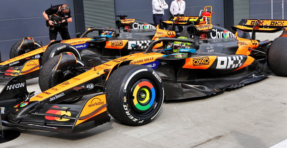 (Pre-Order) 1:18 2025 Lando Norris -- Hungarian GP Winner -- #4 McLaren MCL39 -- Minichamps F1