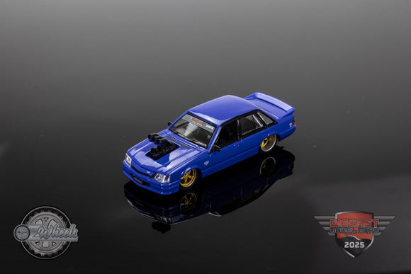 1:64 Holden VK Commodore 