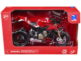 1:12 Ducati Supernaked V4S 2016 -- Red -- New Ray Motorbike
