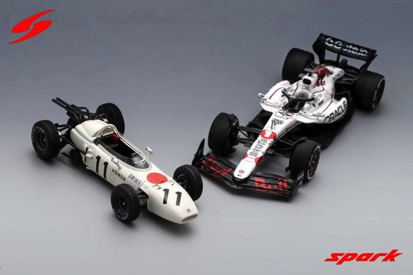 (Pre-Order) 1:43 Twin Set --  2025 Max Verstappen / 1965 Richie Ginther -- Spark F1