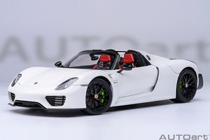 (Pre-Order) 1:18 Porsche 918 Spyder Weissach Package -- White w/Red Interior -- AUTOart