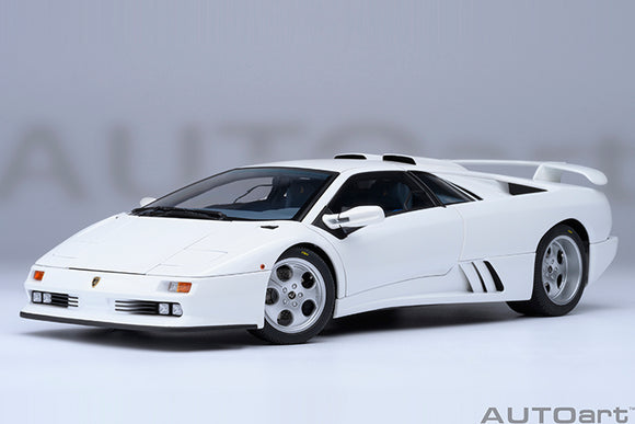 1:18 Lamborghini Diablo SE JOTA -- Impact White -- AUTOart 79145