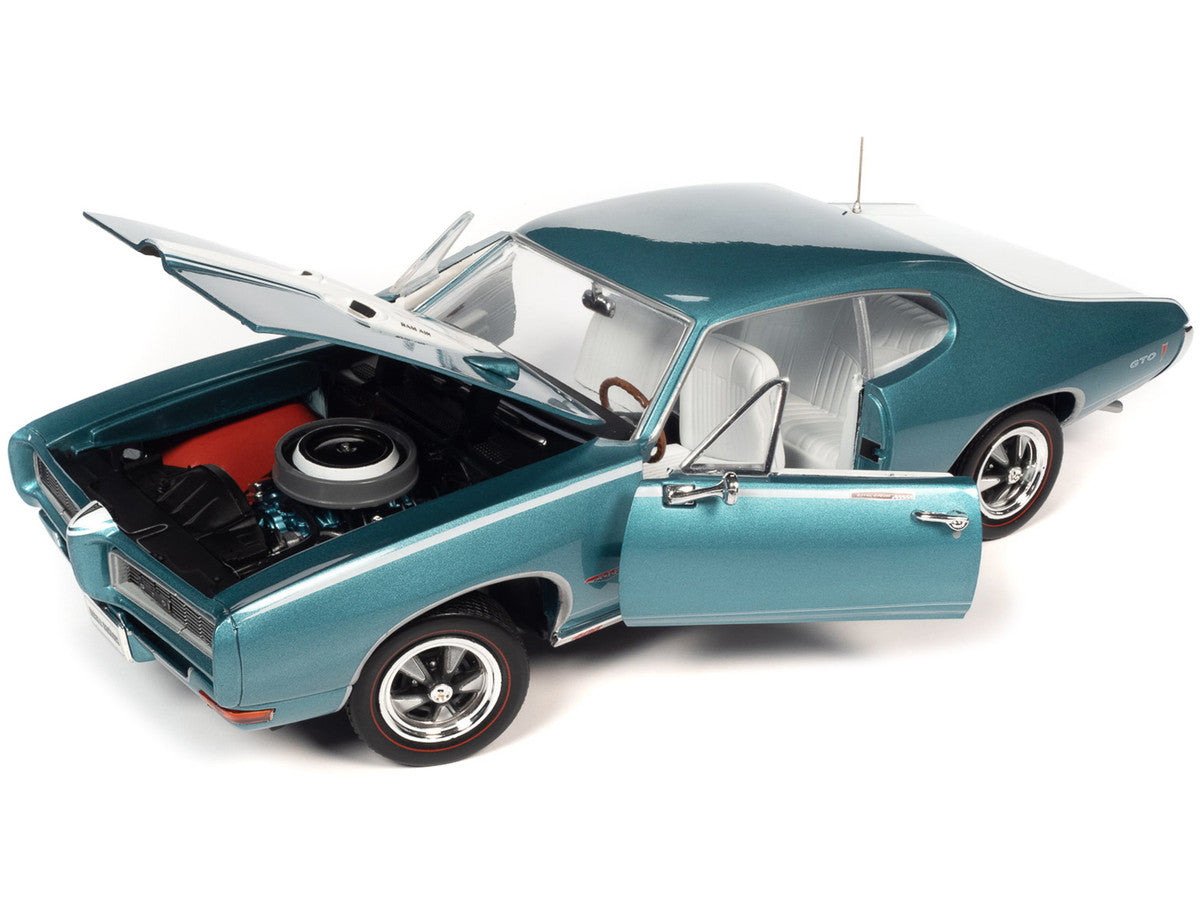 1:18 1968 Pontiac Royal Bobcat GTO -- Meridian Turquoise -- American M