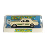 Scalextric 1:32 -- 1965 Ford Mustang -- Ian 'Pete' Geoghegan ATCC - #1 Castrol