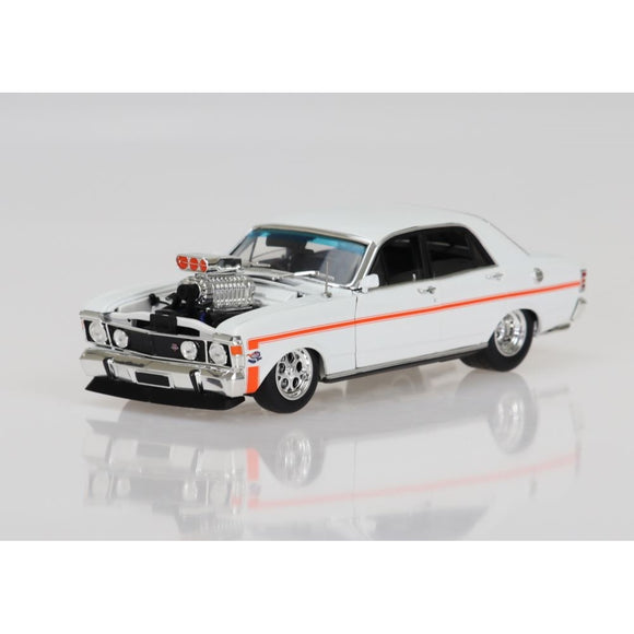 (Pre-Order) 1:24 Ford XW Falcon GT-HO Supercharged -- Silver -- DDA Collectibles